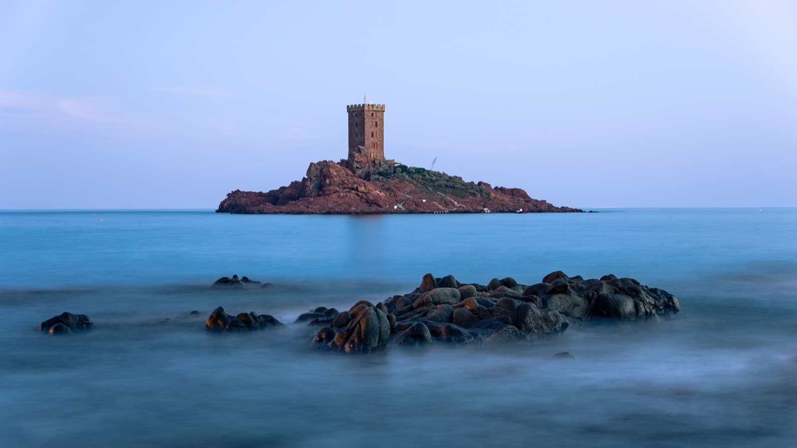 Île d’Or and its tower off Le Dramont, at blue hour